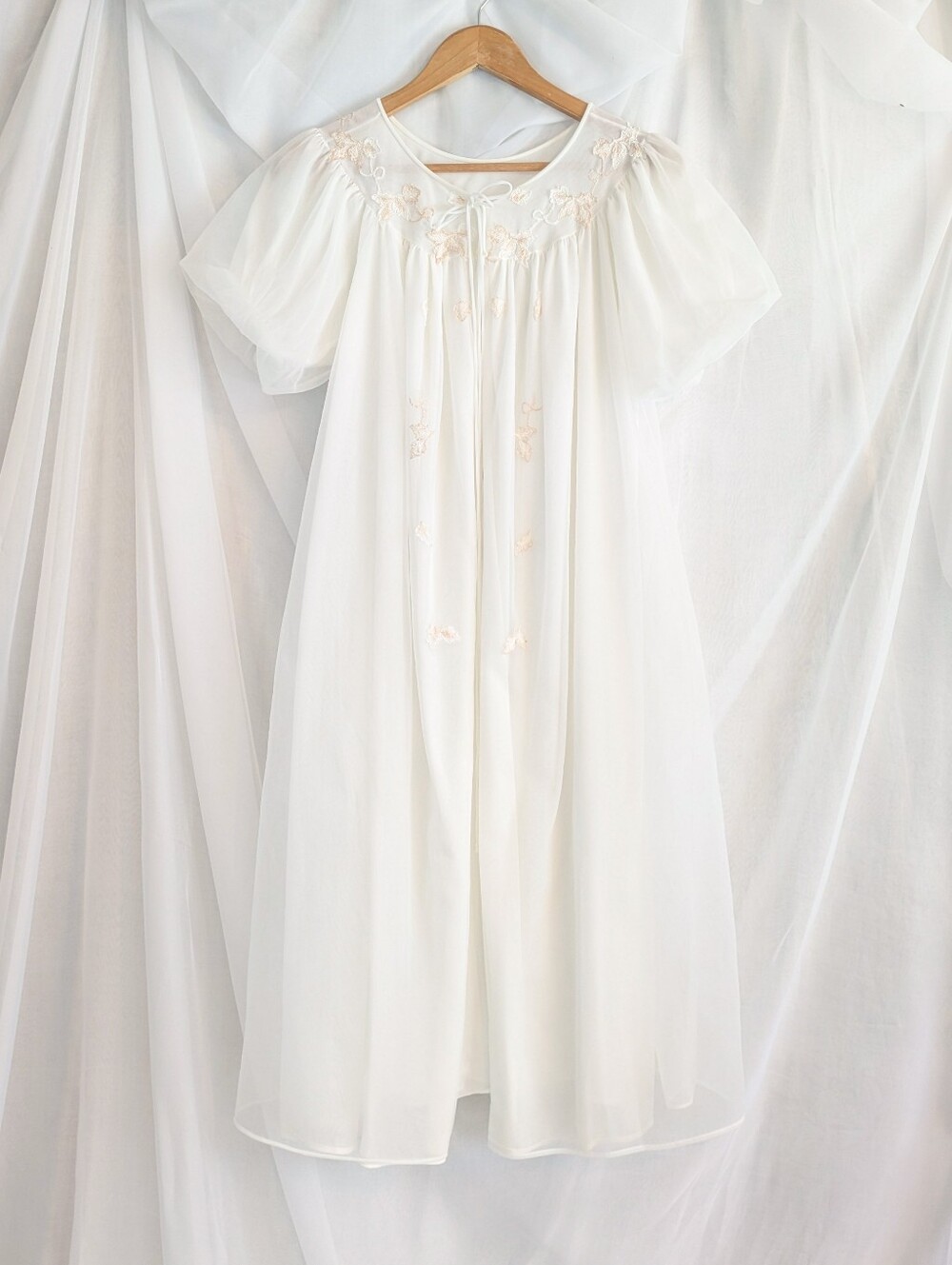 Vintage White Puff Sleeve Peignoir
